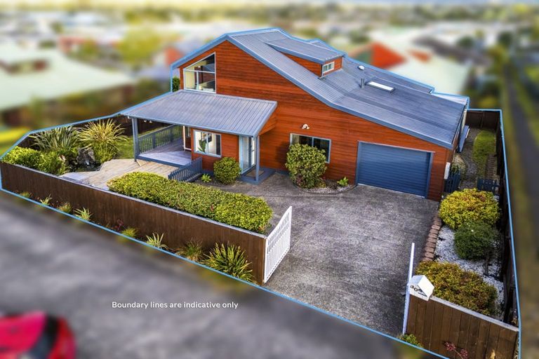 Photo of property in 30 Farquhar Road, Glendene, Auckland, 0602