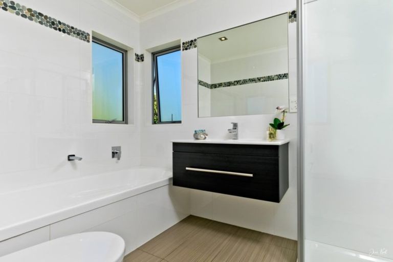 Photo of property in 161a Deep Creek Road, Torbay, Auckland, 0630