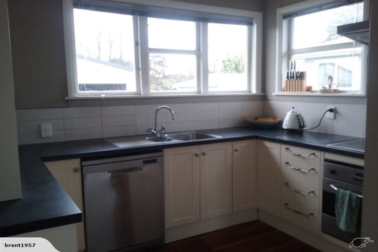 Photo of property in 3 Ilford Place, Awapuni, Palmerston North, 4412