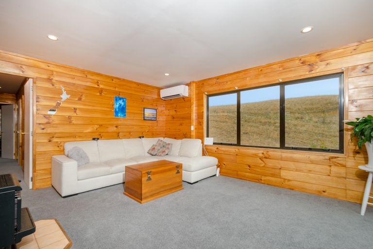 Photo of property in 18 Shelly Beach Road, Shelly Beach, Helensville, 0874