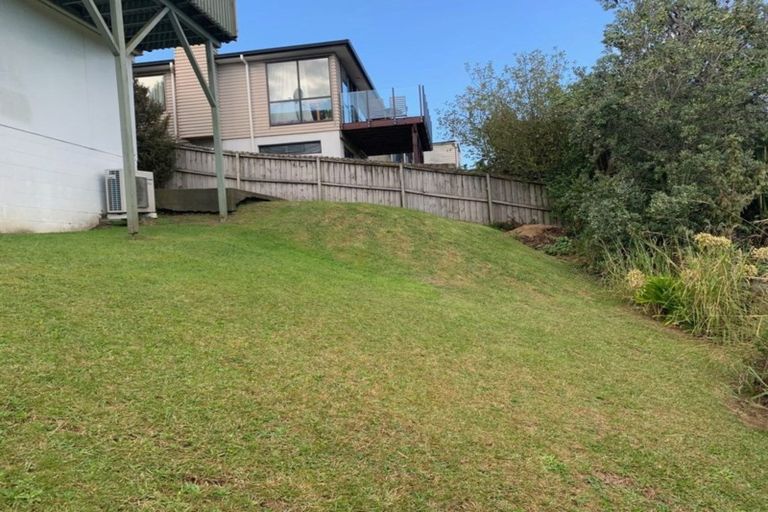 Photo of property in 2/27-31 Target Road, Totara Vale, Auckland, 0629