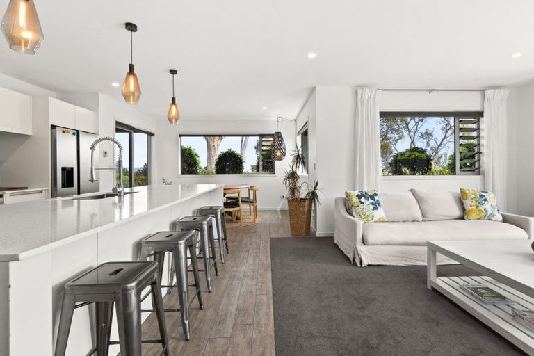 Photo of property in 8 Hikanui Drive, Havelock North, 4130