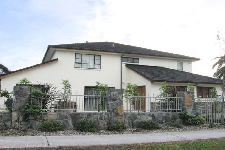 Photo of property in 14 Thomas Hunter Lane, Greenhithe, Auckland, 0632