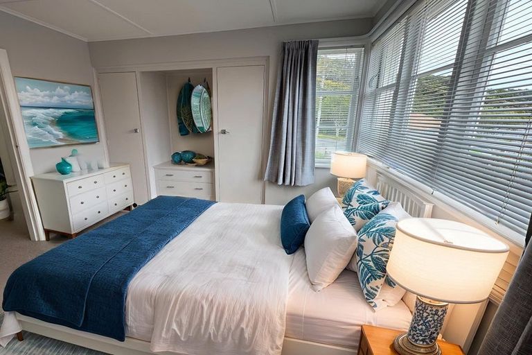 Photo of property in 198 Whites Line East, Waiwhetu, Lower Hutt, 5010