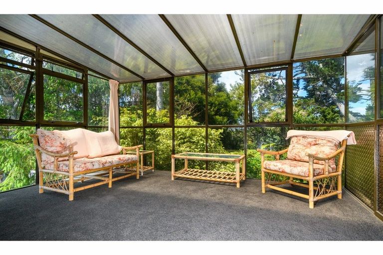 Photo of property in 2/10 Wickstead Place, Massey, Auckland, 0614