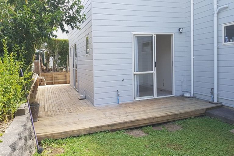 Photo of property in 16a Kauri Glen Road, Northcote, Auckland, 0627