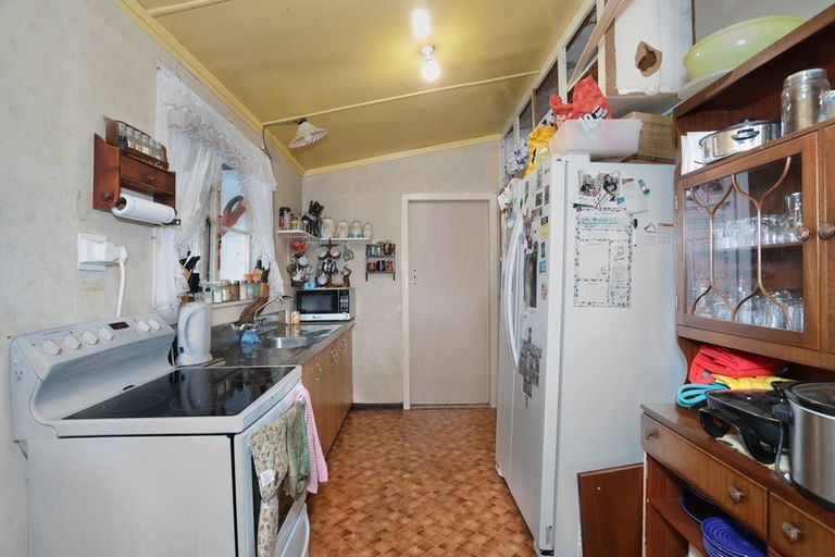 Photo of property in 7 Ngahina Street, Marton, 4710