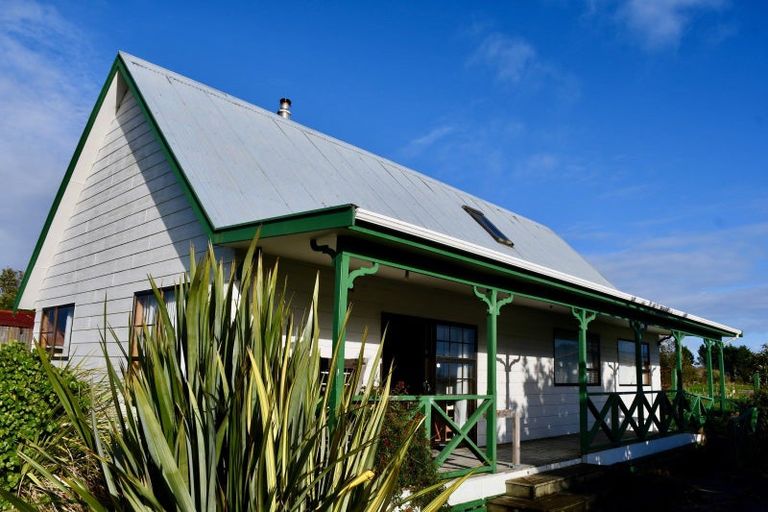 Photo of property in 27 Wharf Road, Karamea, 7893