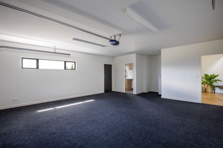 Photo of property in 9 Bayly Road, Moturoa, New Plymouth, 4310