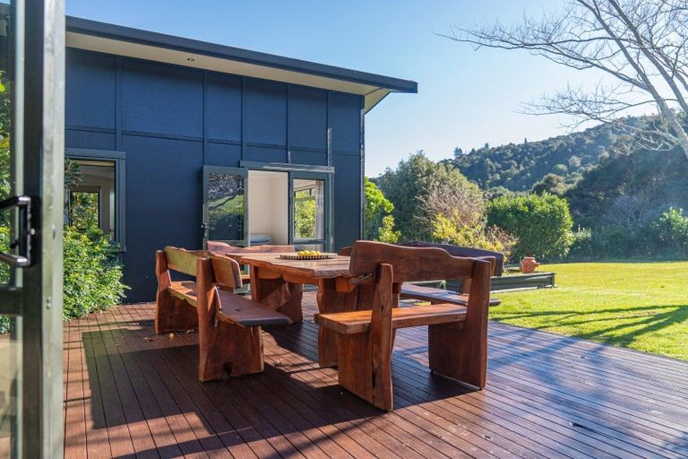 Photo of property in 16 Tarapatiki Drive, Whitianga, 3510