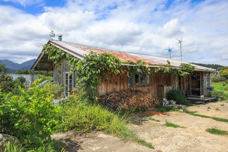 Photo of property in 18 Neavesville Road, Puriri, Thames, 3578