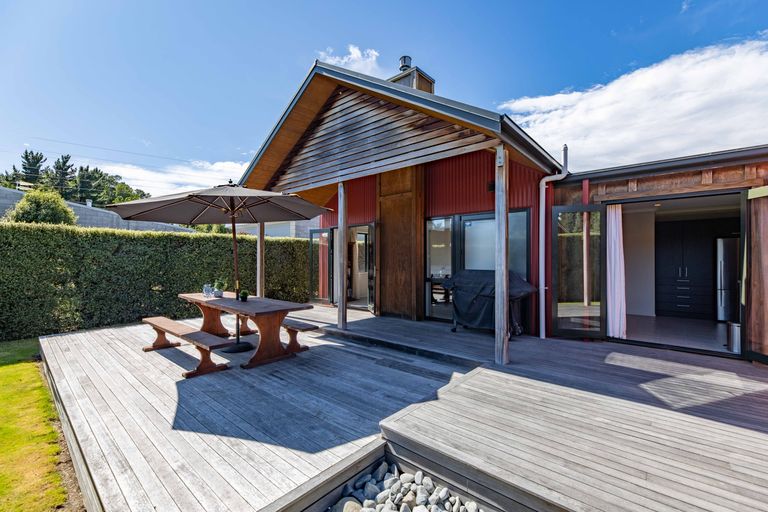 Photo of property in 4 Ryton Place, Lake Coleridge, 7572