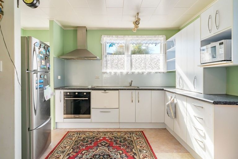 Photo of property in 22 Oregon Drive, Maoribank, Upper Hutt, 5018