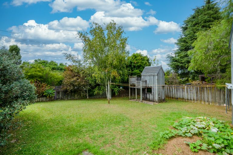 Photo of property in 22 Vina Place, Massey, Auckland, 0614