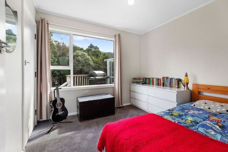 Photo of property in 6 Roy Street, Tawa, Wellington, 5028