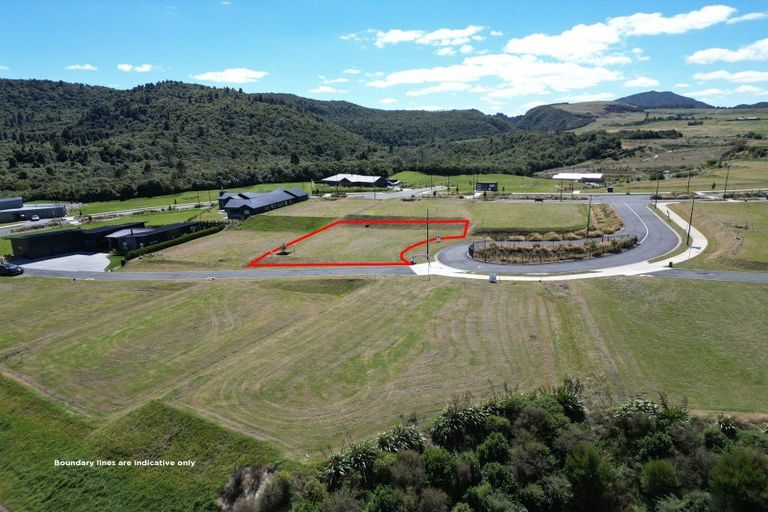 Photo of property in 4 Broadleaf Way, Kinloch, 3377