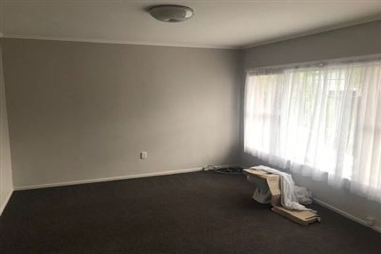 Photo of property in 2/18a Fenwick Avenue, Milford, Auckland, 0620