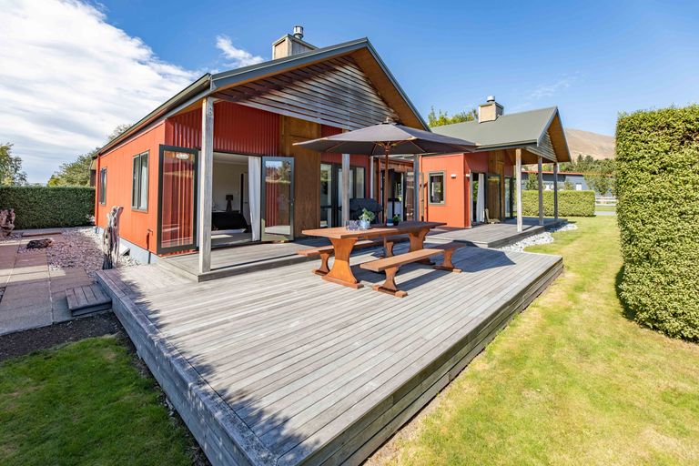 Photo of property in 4 Ryton Place, Lake Coleridge, 7572