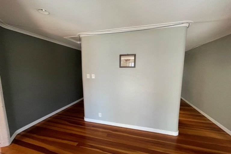 Photo of property in 23 Tobruk Crescent, Milford, Auckland, 0620