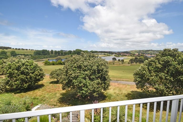 Photo of property in 37 Maylee Crescent, Gulf Harbour, Whangaparaoa, 0930