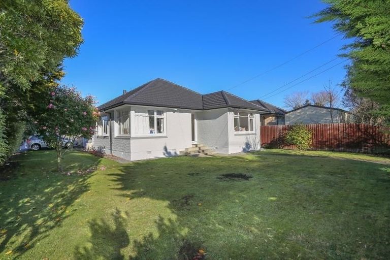 Photo of property in 135 Maidstone Road, Ilam, Christchurch, 8041