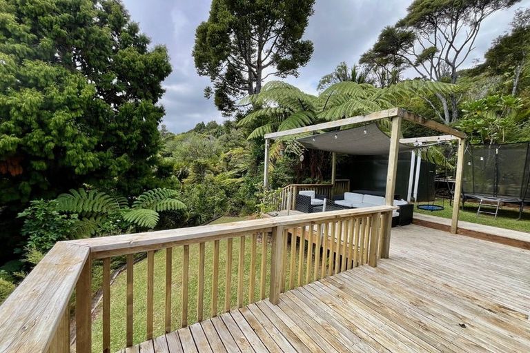 Photo of property in 32 Jonkers Road, Waitakere, Henderson, 0782