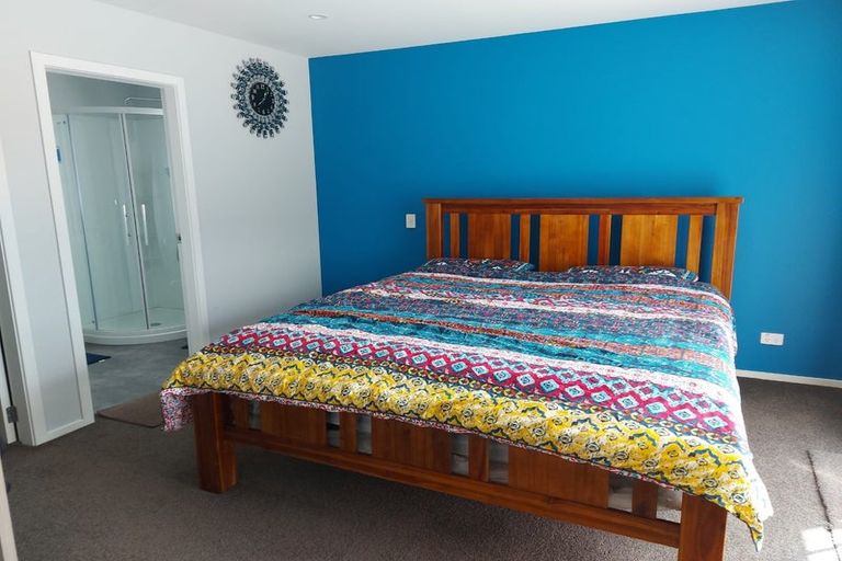 Photo of property in 32 Gilruth Road, Wallaceville, Upper Hutt, 5018