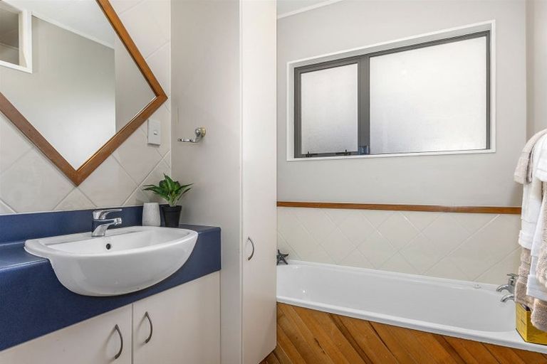 Photo of property in 60 Chesterton Street, Johnsonville, Wellington, 6037