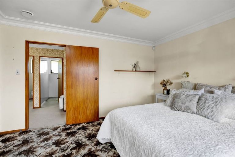 Photo of property in 240 Waihi Road, Hawera, 4610