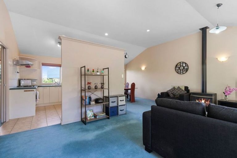 Photo of property in 1/13 Edgeworth Road, Glenfield, Auckland, 0629