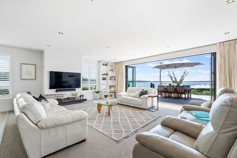 Photo of property in 32 Kahurangi Place, Snells Beach, 0920
