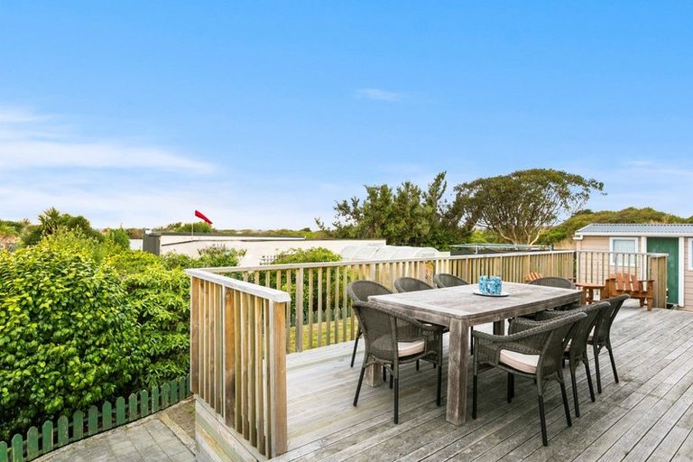 Photo of property in 17 Palmer Place, Taieri Beach, Taieri Mouth, 9091
