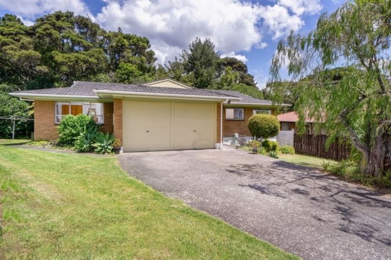 Photo of property in 9 Eugen Place, Bayview, Auckland, 0629