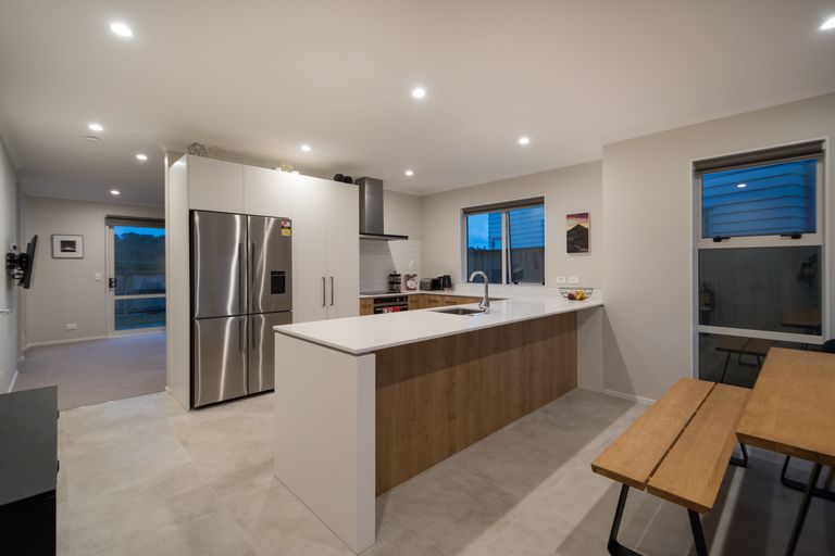 Photo of property in 6 Vincent Mcgrath Crescent, Swanson, Auckland, 0614