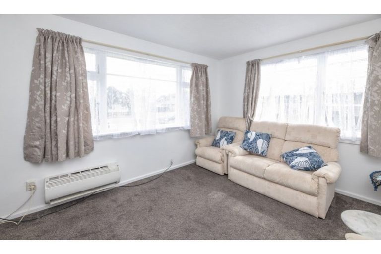 Photo of property in 39 Rowan Avenue, Aranui, Christchurch, 8061