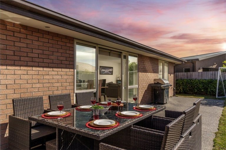 Photo of property in 27 Carradale Avenue, Broomfield, Christchurch, 8042