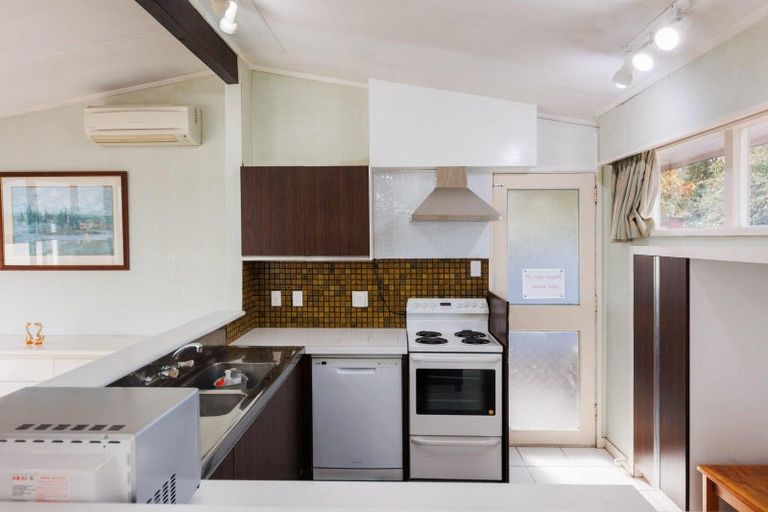 Photo of property in 21 Saint Albans Avenue, Hokowhitu, Palmerston North, 4410