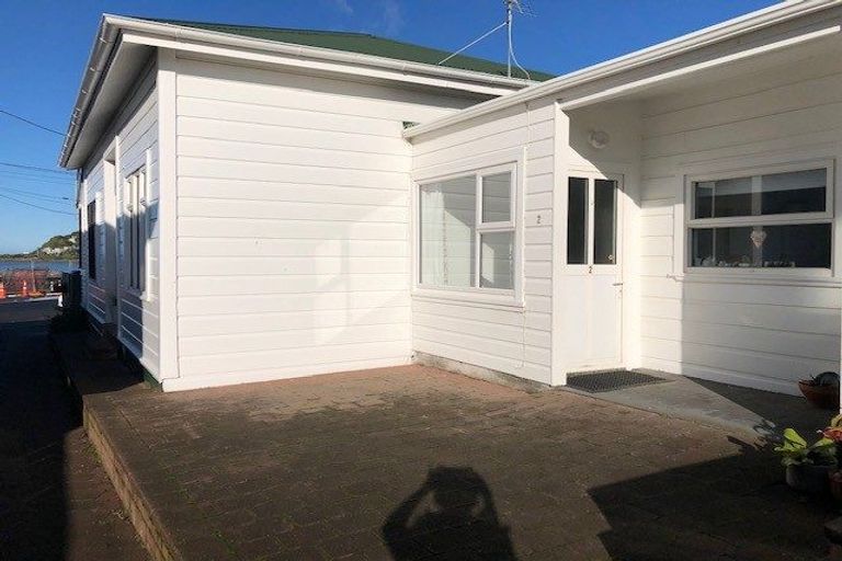 Photo of property in 118 Lyall Parade, Lyall Bay, Wellington, 6022