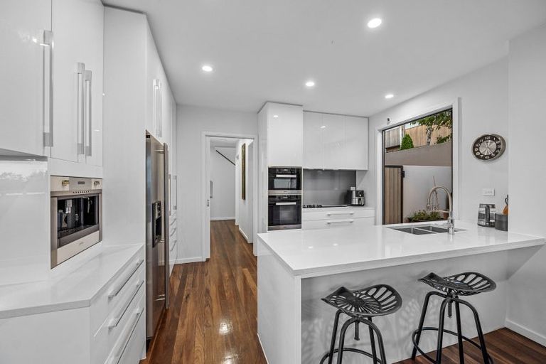 Photo of property in 1/5 Rarere Road, Hauraki, Auckland, 0622