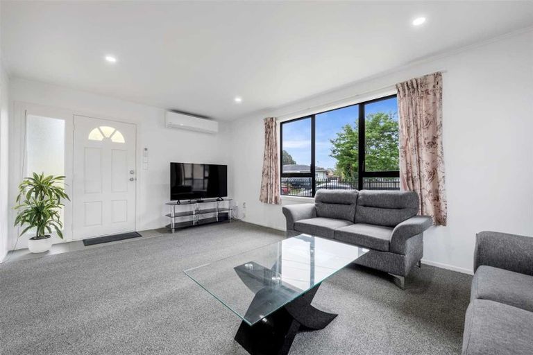 Photo of property in 11 Sunnyside Crescent, Papatoetoe, Auckland, 2025