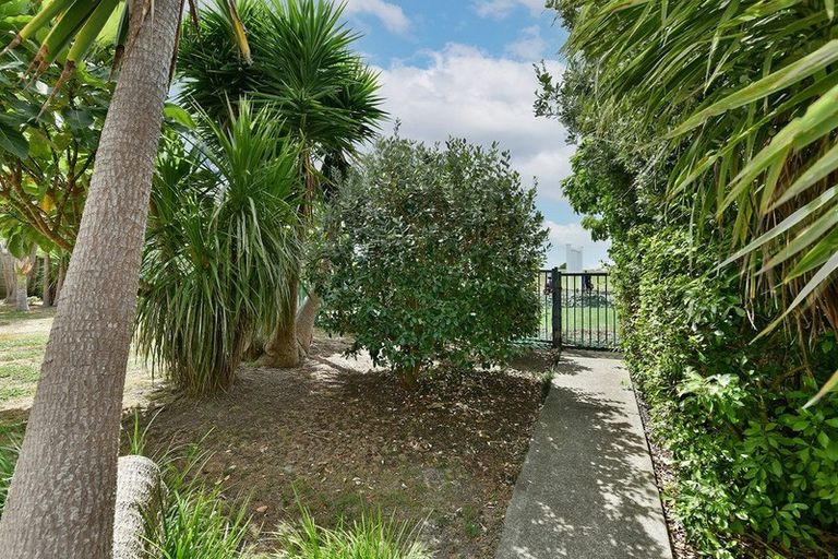 Photo of property in 56 Regency Park Drive, Gulf Harbour, Whangaparaoa, 0930