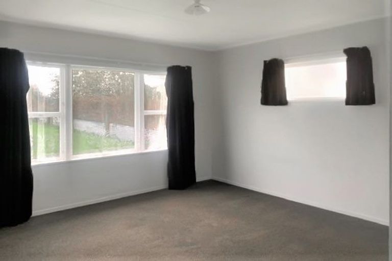 Photo of property in 65 Avenue Road, Foxton, 4814