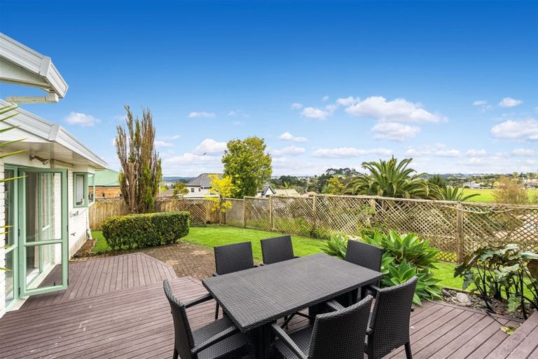 Photo of property in 10 Sandpiper Grove, Unsworth Heights, Auckland, 0632