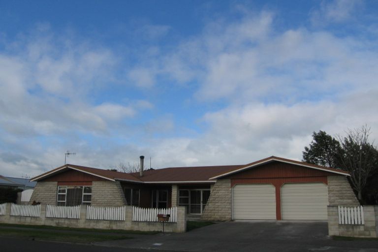 Photo of property in 2 Atherfold Crescent, Greenmeadows, Napier, 4112