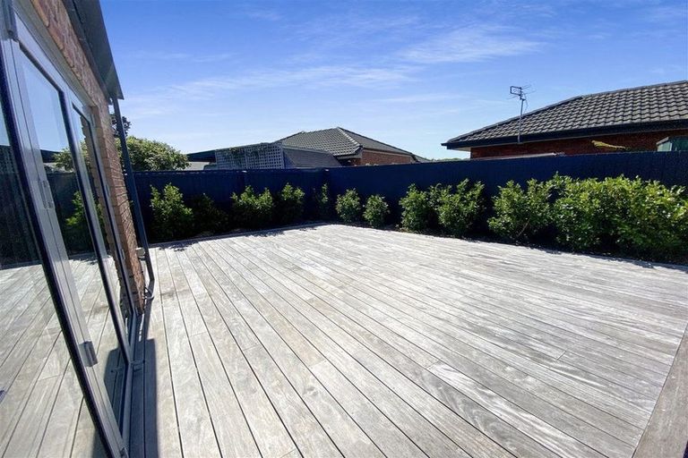 Photo of property in 73 Aston Drive, Waimairi Beach, Christchurch, 8083