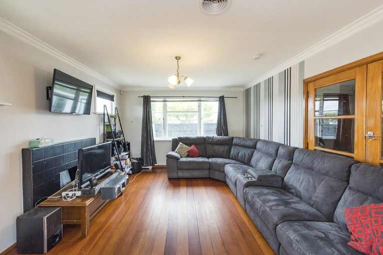 Photo of property in 17 Liverpool Street, Takaro, Palmerston North, 4412