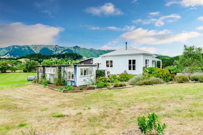 Photo of property in 17 Paetawa Road, Peka Peka, Waikanae, 5391