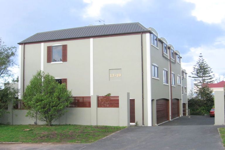 Photo of property in 19 Radnor Street, Hamilton Central, Hamilton, 3204