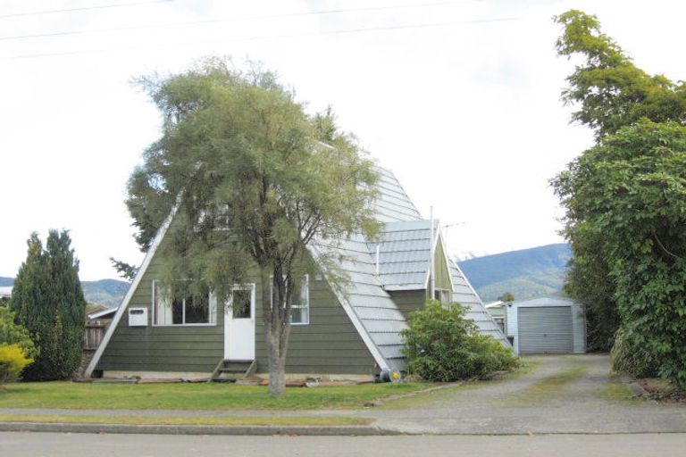 Photo of property in 105 Quintin Drive, Te Anau, 9600