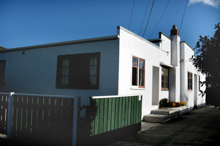 Photo of property in 6 Avon Street, Waterloo, Lower Hutt, 5011